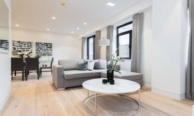 London City Centre Apartamento | Luxurious 3 Bedroom in Trafalgar Sq