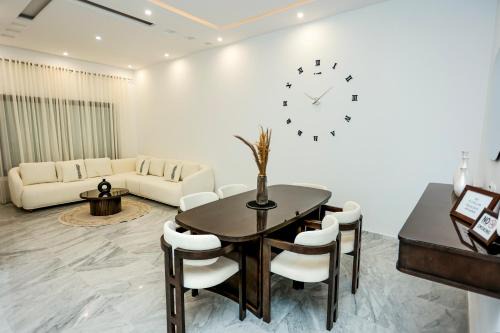 El Bassatine Apartamento | LUXURIOUS 3-Bedroom Apartment in Prime Location,Tunis