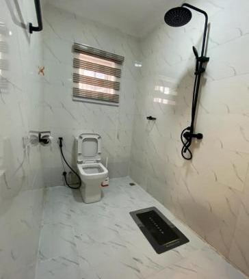 Ojokoro Apartamento | Luxurious 3-Bedroom Duplex with Private Compound