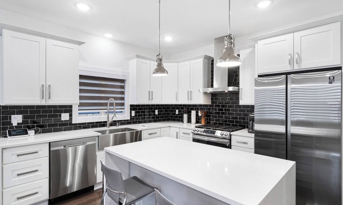 West Side Casa | Luxurious 3-bedroom house with full amenities in Jersey City