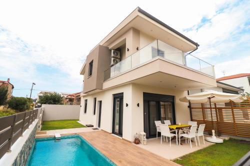 Nikita Villa | Luxurious, 3-bedroom Villa with private pool