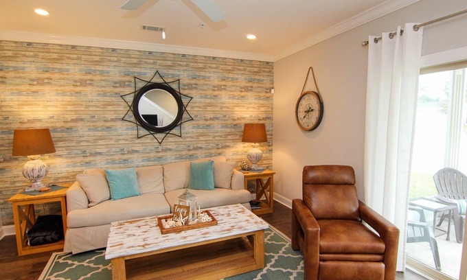 Epworth Acres Casa | Luxurious 3 BR townhome in prime locale!