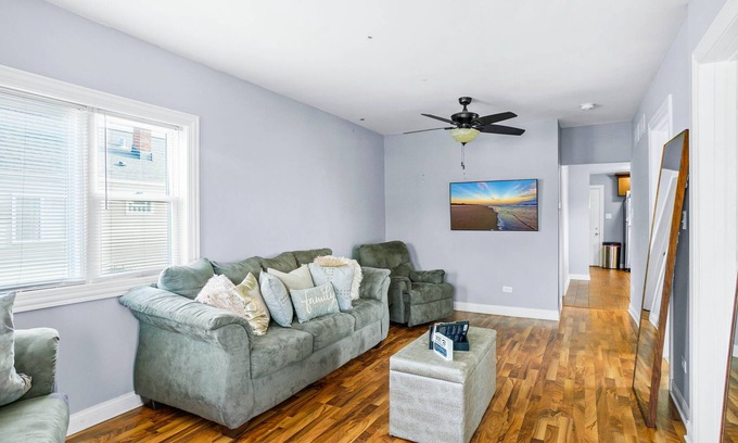 Blue Island Apartamento | Luxurious 3Bed Cozy Stay Minutes from Downtown Chicago Sleeps 10