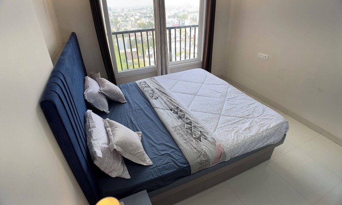 Indore Apartamento | Luxurious 3BHK Apartment with city Skyline view & spectacular sunset !!