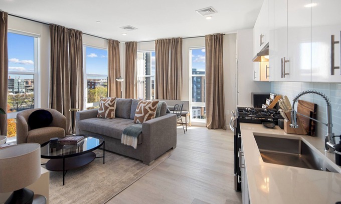 The Hill Apartamento | Luxurious 3BR Apartment with Premium Amenities