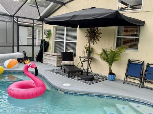 Haines City Casa | Luxurious 3BR Getaway Heated Pool, Golf & Theme Parks