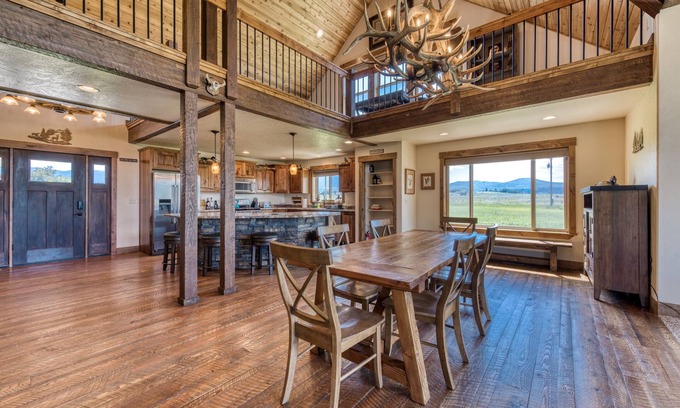 Stevensville Casa | Luxurious 4-bedroom cabin with Mountain View’s