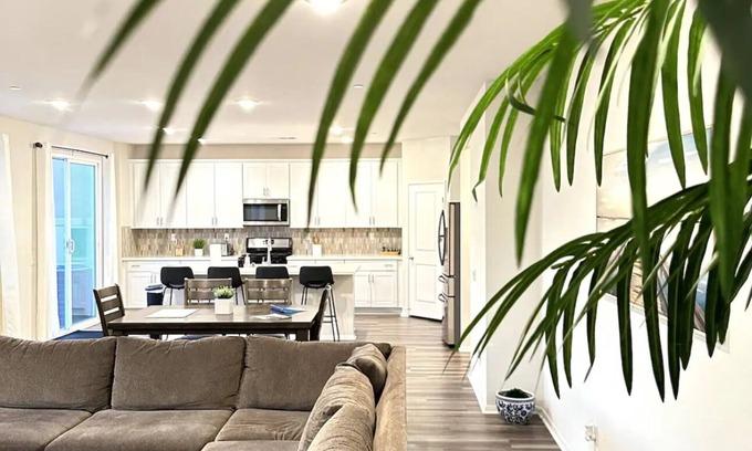 Riverside Casa | Luxurious 4 Bedroom house