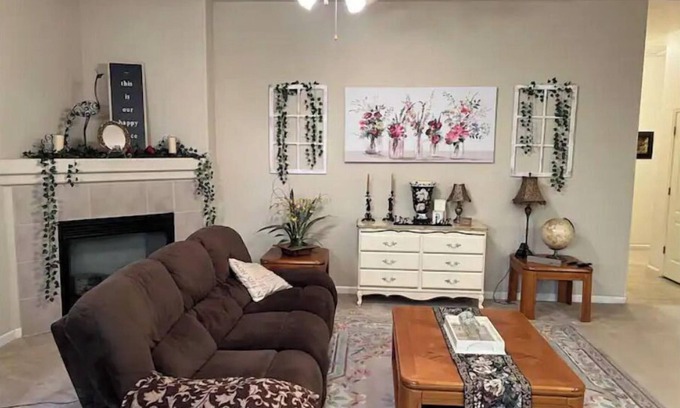 Turlock Casa | Luxurious 4-bedroom home with patio