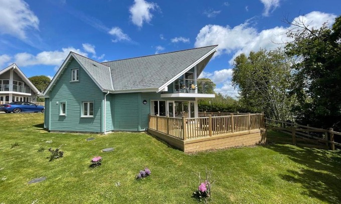 St Austell Casa | Luxurious 4 Bedroom New England Style Villa - Trewhiddle V12