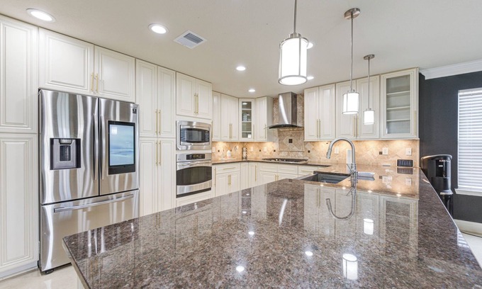 Cypress Casa | Luxurious 4bdr 3.5bth Family Friendly House In The Houston Area