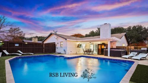 The Colony Casa | Luxurious 5BR 2BA Holiday Home with Pool, Grill, Sauna & Game Room