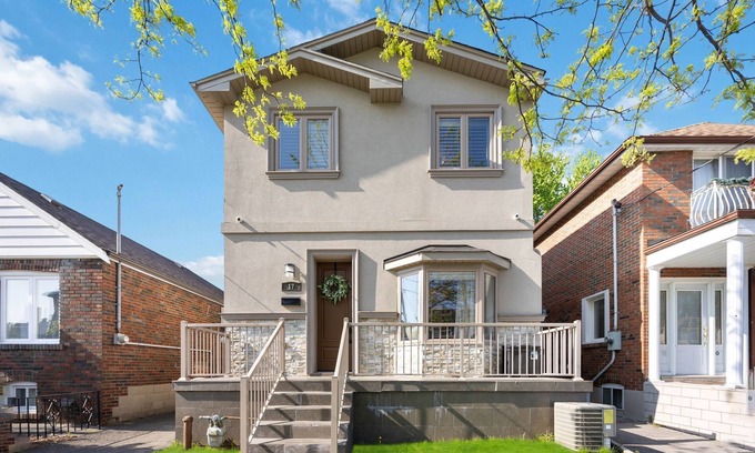 Broadview North Casa | Luxurious 5BR-4WR Home in Downtown Toronto – Modern, Spacious & Cozy Retreat!