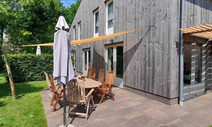 Grijpskerke Casa | Luxurious 8-person holiday apartment with free Internet in Grijpskerke, Walcheren