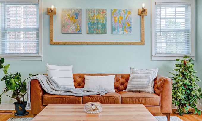 Foxcroft Square Casa | Luxurious and modern retreat in a prime corner property! 20 min from center city