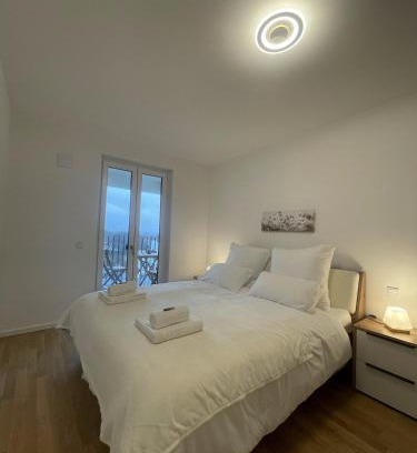 Schoenefeld Apartamento | Luxurious and stylish apartment at BER Airport
