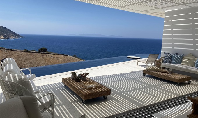 Antiparos Villa | Lujosa villa con piscina infinita y vistas impresionantes al mar y al atardecer