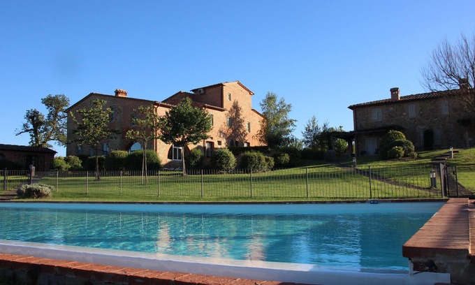 Marciano della Chiana Apartamento | Lujoso Apartamento En Renovado Borgo Auténtico Con piscina