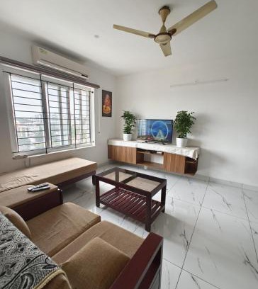 Palayam Apartamento | Luxurious Apartment with a pool and gym near Trivandrum railway station