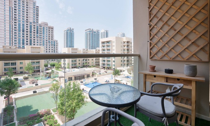 The Greens Apartamento | Luxurious Apt with Balcony The Greens Dubai