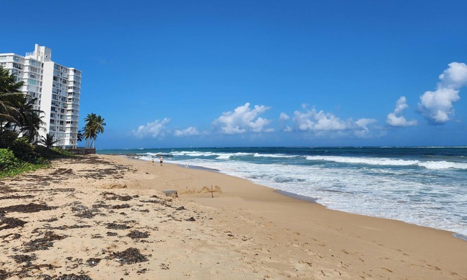 Parque Apartamento | Luxurious Beachside 3-Br Apt