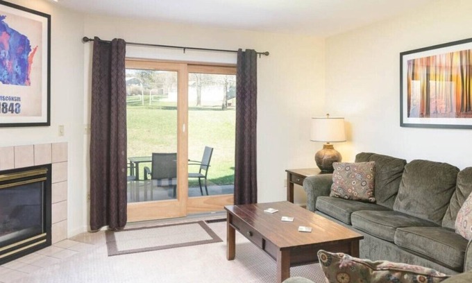 Lake Delton Villa | Luxurious, but affordable, vacation spot Tamarack Resort in Wisconsin Dells!