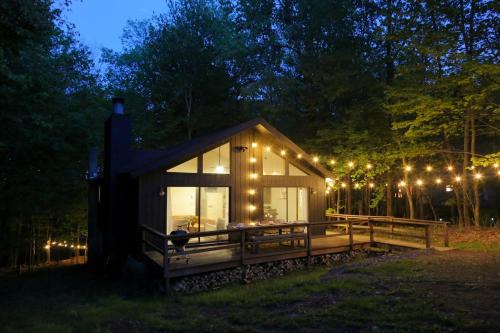 Lake Ariel Chalet De Esquí | Luxurious Cabin by Lakes & Ski