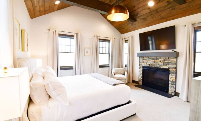 Wyoming Cabina | Luxurious Cabin in Picturesque Woodlands | Luxe