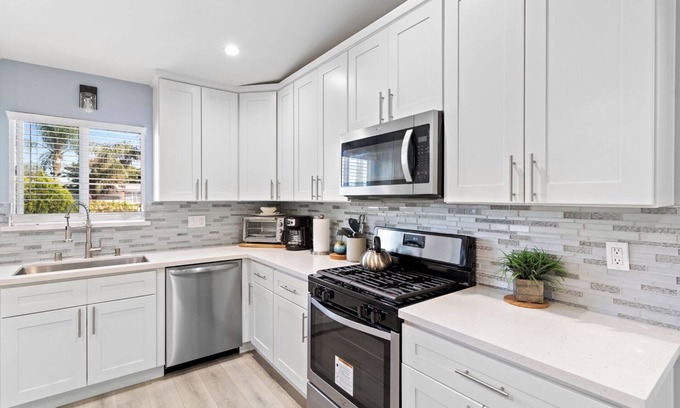 Moreno Valley Casa | Luxurious & Charming 4BR Getaway in Moreno Valley