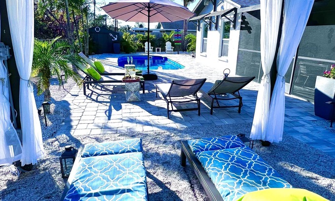 South Venice Casa | Luxurious Coastal 3 bed 2 Bath Private Pool minutes from Beach