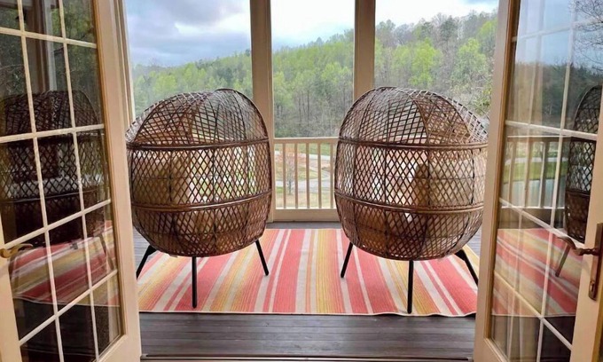 Clayton Casa | Luxurious & Comfy ★ Scenic Views ★ Hot Tub ★ Games