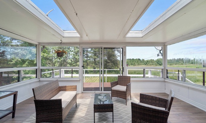Amaranth Casa | Luxurious Cottage with sunroom