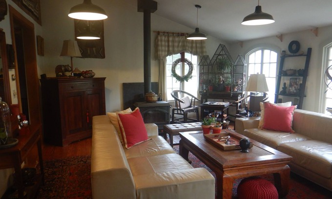 Old Lyme Casa | Luxurious country get away at Flat Rock Farm with alpaca as your neighbors