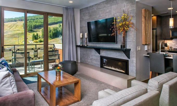 Breckenridge Cabina | Luxurious Cozy Lodge in BEAUTIFUL Breckenridge with SKI IN/ SKI OUT Access!