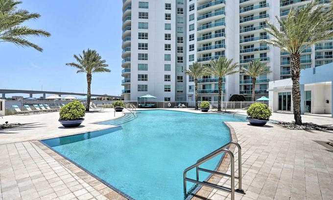 Kingston Condominio | Daytona Beach Condo de lujo w / Resort comodidades!