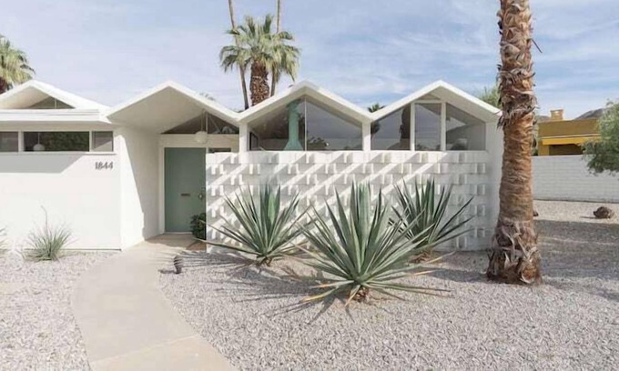 Araby Commons Condominio | Luxurious Desert Condo Feat. In Modernism Week