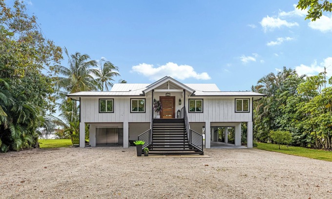 Jensen Beach Casa | Luxurious Dockside Jensen Home with Guest House