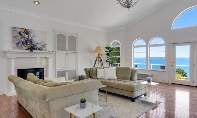 Blaine Casa | Luxurious dog-friendly bay-view home with hot tub & private beach access