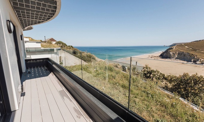 Porthtowan Casa | Luxurious Dreamy New Home in West Cliff Porthtowan Overlooking The Sea & Beach