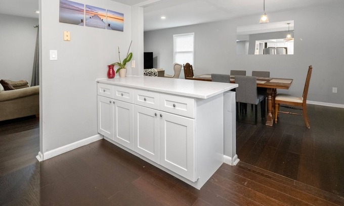 Glasser Casa | LUXURIOUS ESCAPE IN LAKEHOUSE W/ 4BR PKG&GAMEROOM