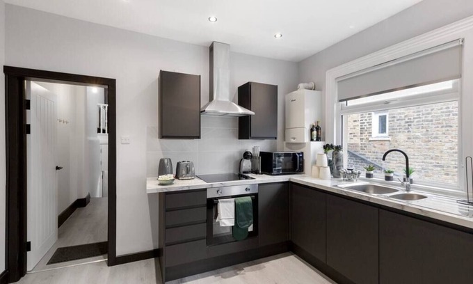 Munster Apartamento | Luxurious Evergreen Flat Sleeps 4