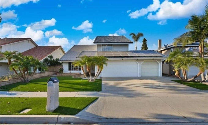 Orange Casa | Luxurious Family Home, Just 8 mins from Disneyland