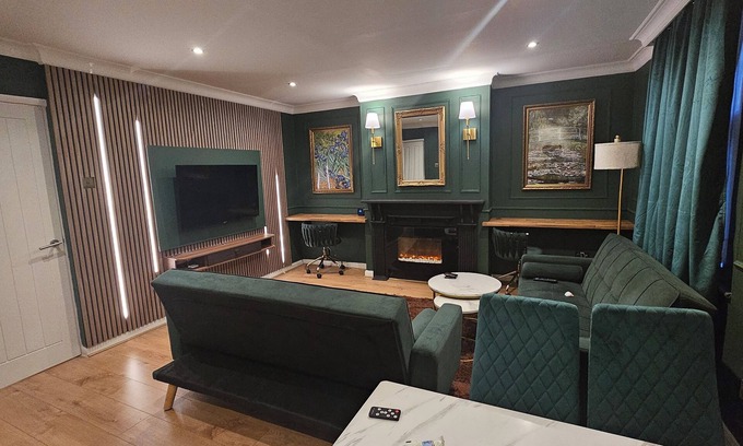 Harrow Apartamento | Luxurious Flat 19min from London, 7min to station!
