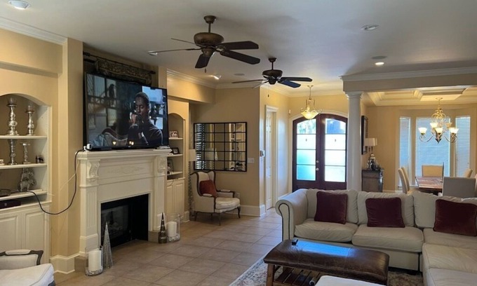 Harvey Casa | Luxurious Gated Retreat Minutes from Downtown