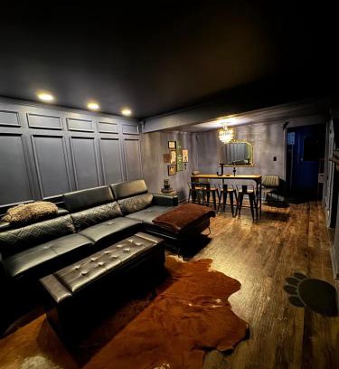 Charlotte Casa | Luxurious Getaway at Js Place