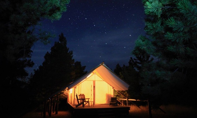 Helena Cabina | Glamping Lujoso con Privacidad Completa y Vistas de 360 ° de las Montañas Rocosas