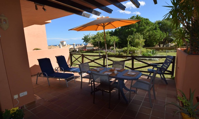 Castillo de Sabinillas Apartamento | Lujoso Apartamento en planta baja en un acogedor complejo bien garded