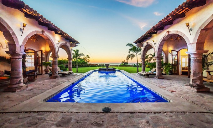 Úrsulo Galván Villa | LUJOSA "HACIENDA ANTIGUA" - DESTACADA EN EL NUEVO SHOW DE VIAJE, 'UN SENTIDO DE LUGAR'