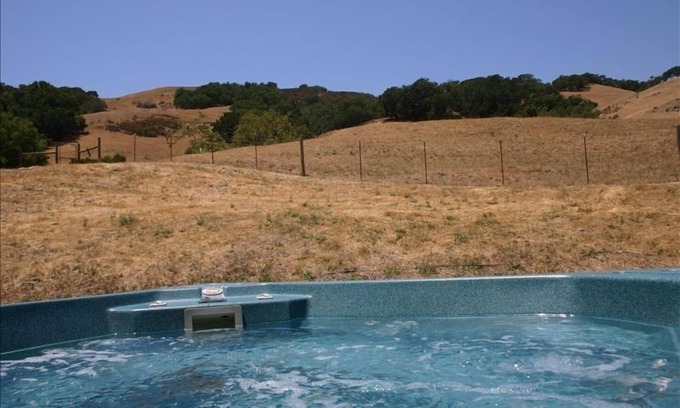 Cayucos Casa | Destination Luxury Ranch Retreat 8Bd / 7ba + / Piscina + Tenis + Airstream / 850 acres costeros