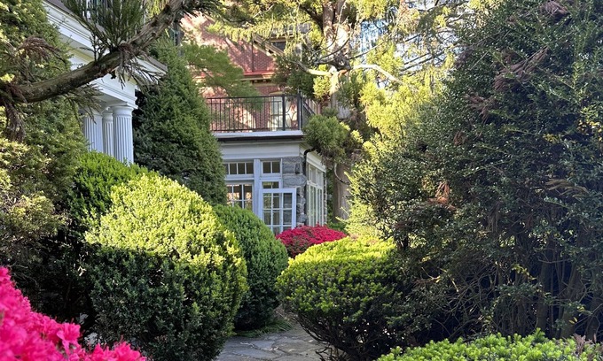 Allentown Casa | Luxurious, Historic Queen City Mansion in the West End of Allentown Sleeps 16!!!